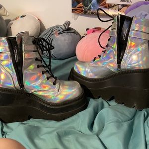 Demonia shaker-52 size 7 womens